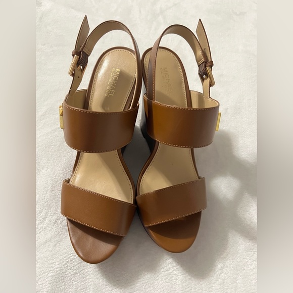 👠 Michael Kors Heels 👠 - Picture 3 of 4